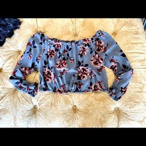 Beautiful off the shoulder crop top by Kendall & Kylie, size Med.but fits small.